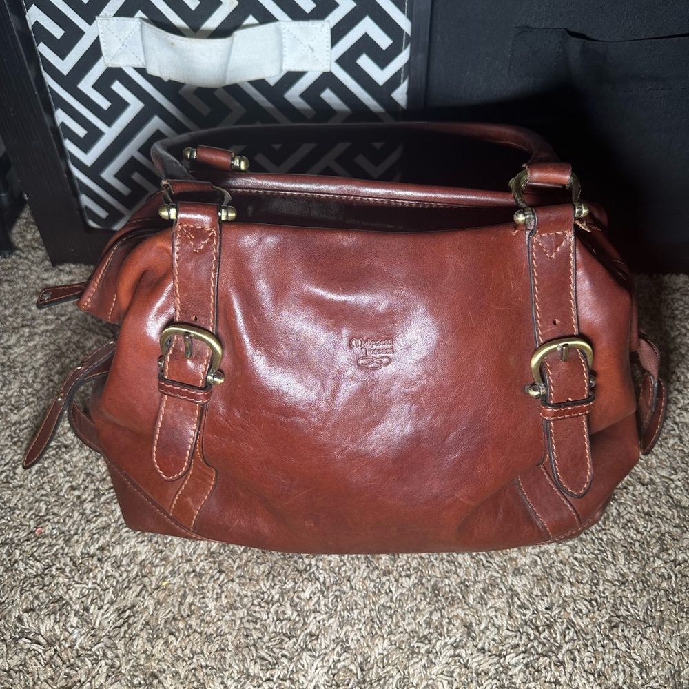 Elegant Brown Leather Shoulder Bag